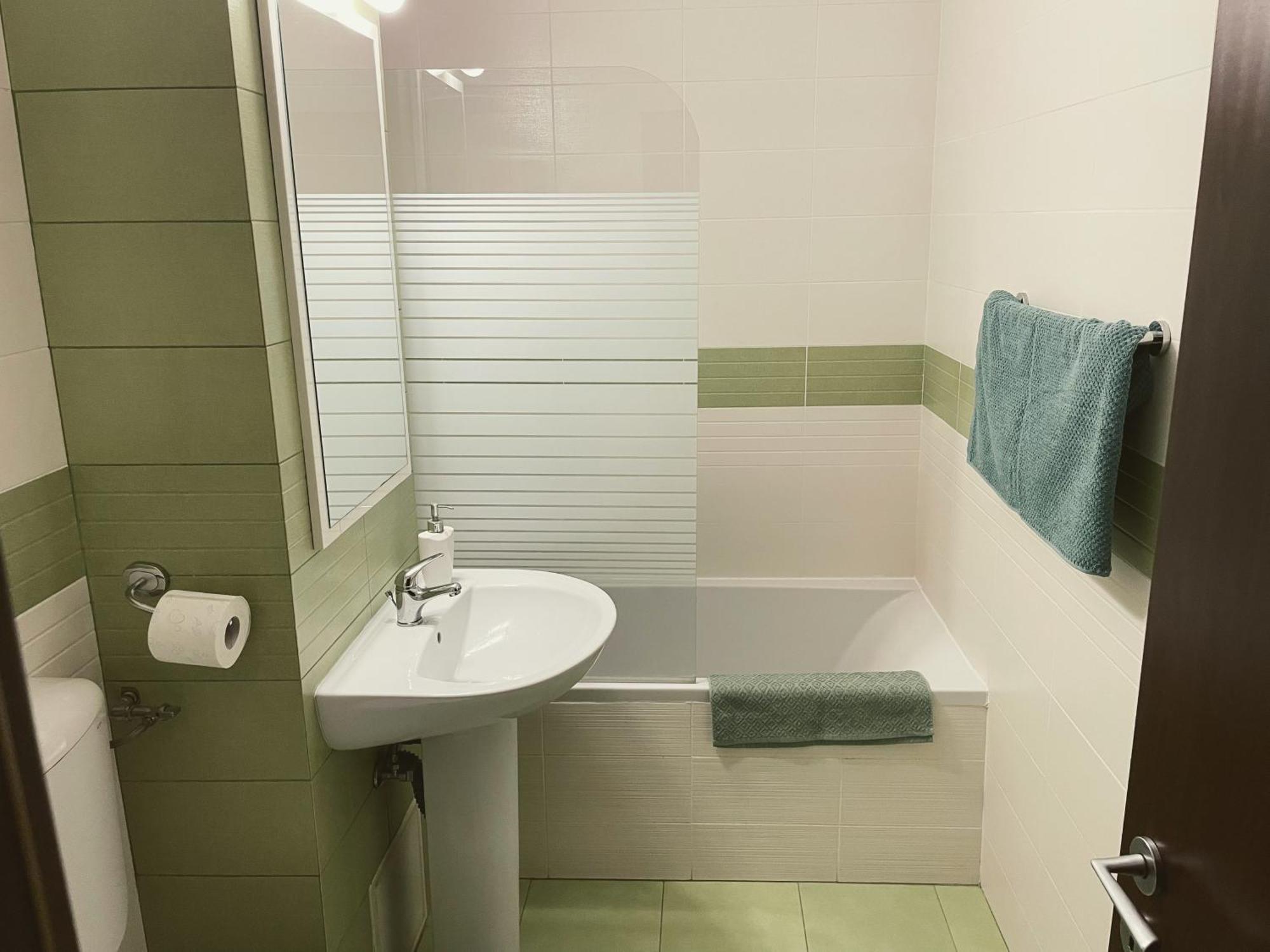 Modern Apartment With Self Check-In Timisoara Ngoại thất bức ảnh